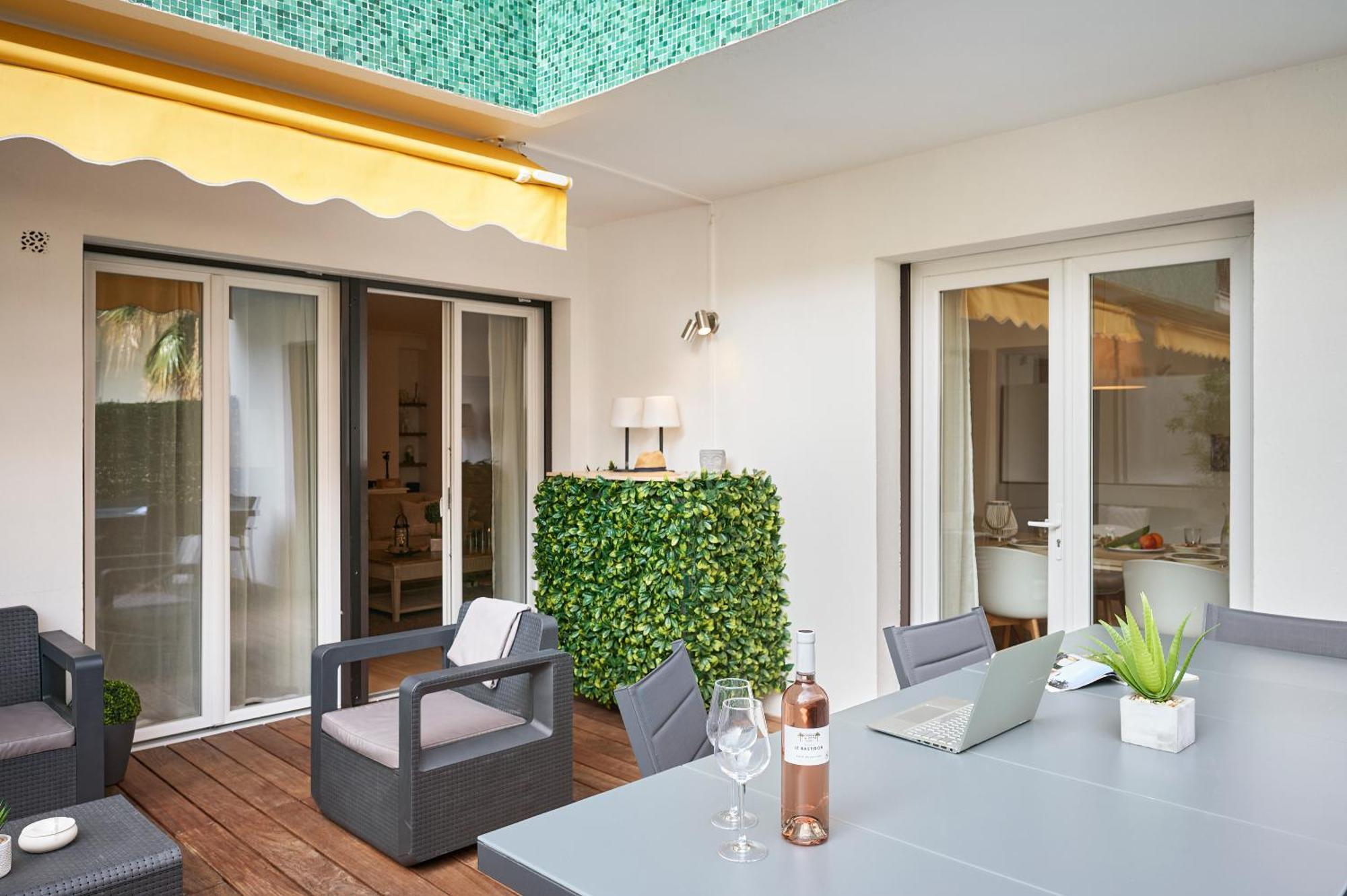 Center, 110m2, 3br & 3bth, Terrace Appartement *