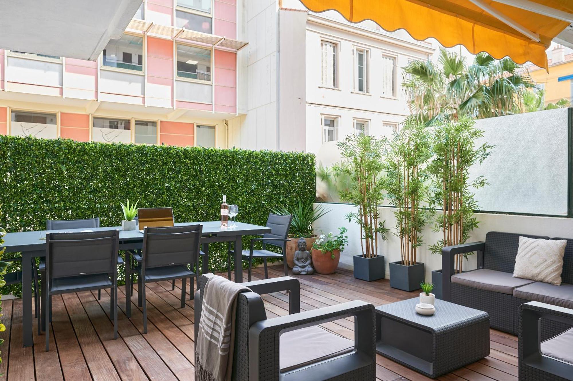 Apartment Center, 110m2, 3br & 3bth, Terrace Cannes